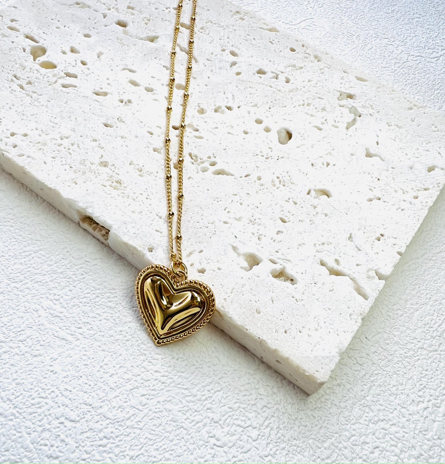 Versatile and Stylish Heart-Shaped Pendant Necklace in Brass