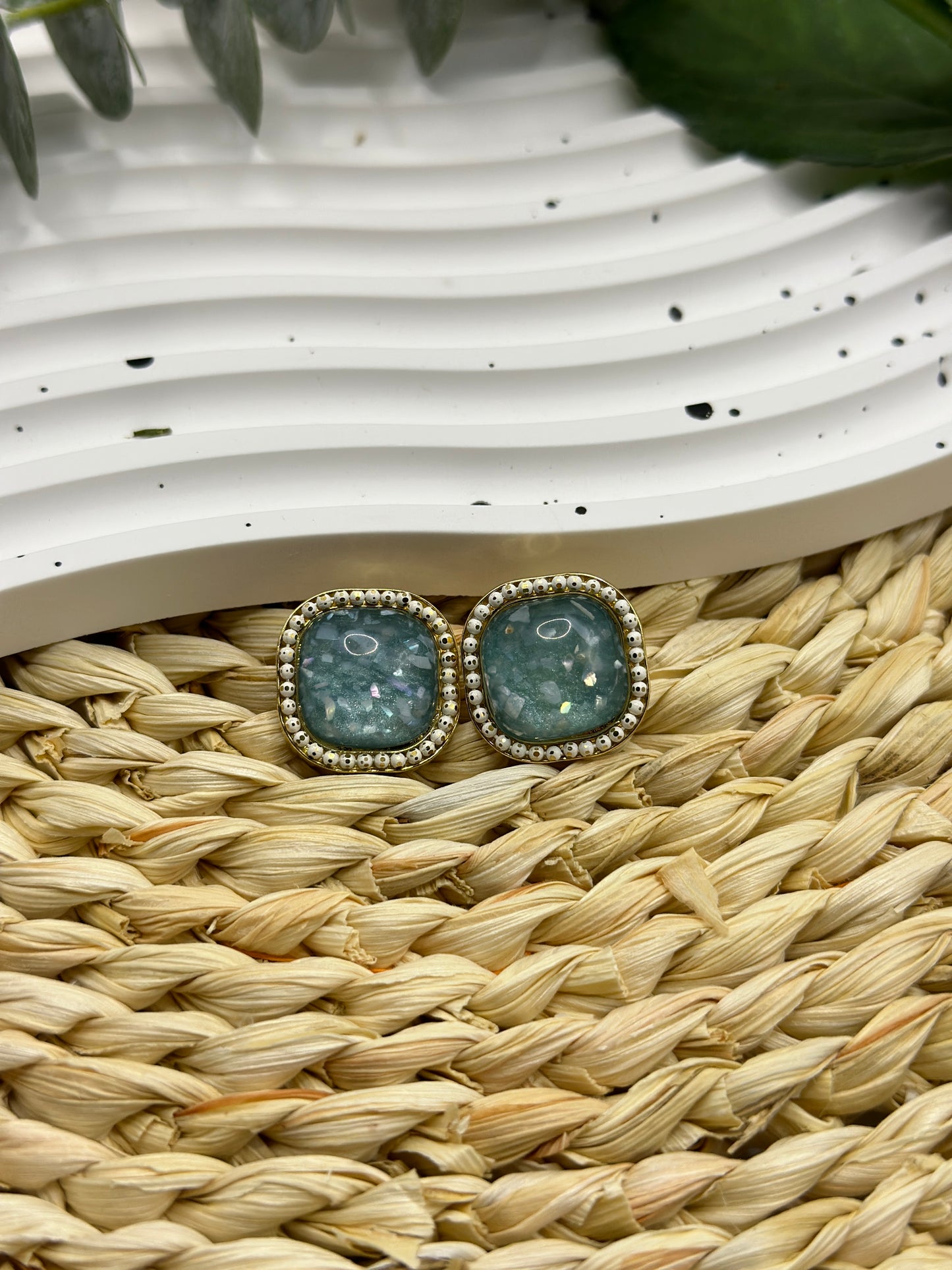 Chic Vintage Green Square Geometric Seashell Earrings